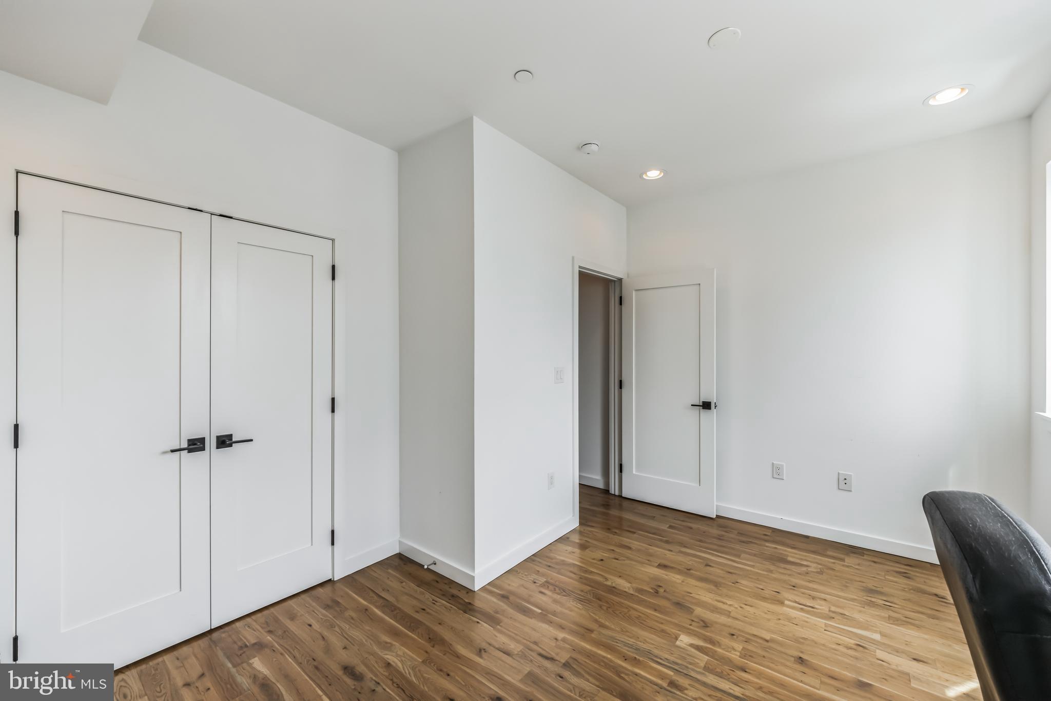 POINT BREEZE - Residential