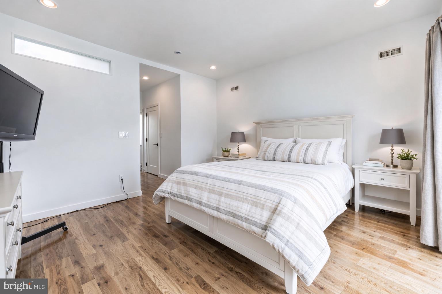 POINT BREEZE - Residential