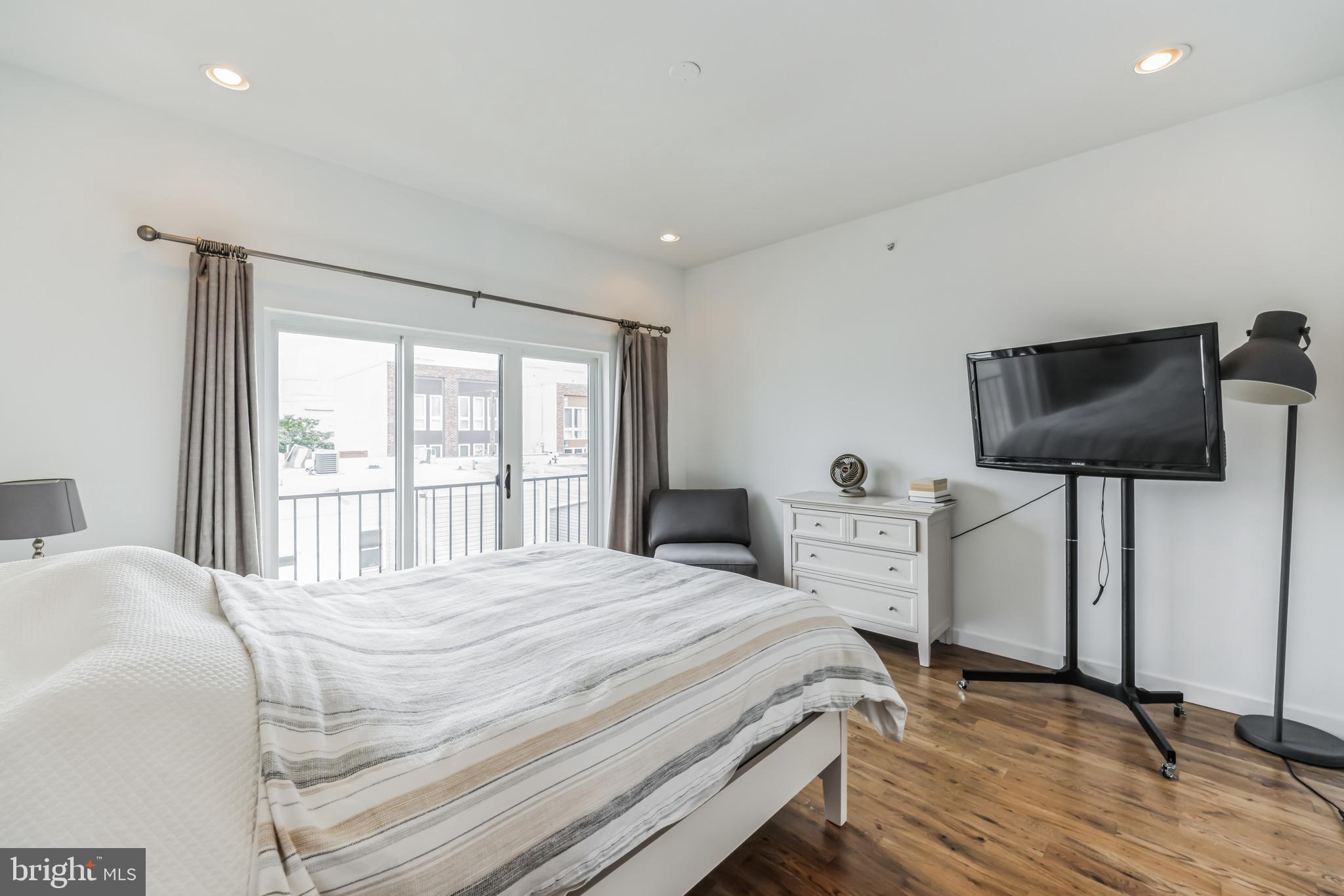 POINT BREEZE - Residential