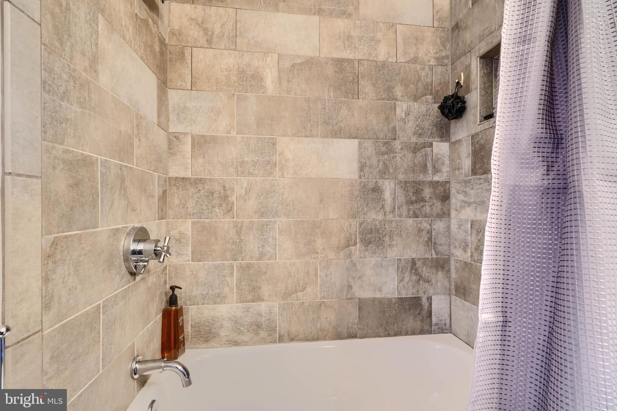 GUNPOWDER COVE - Residential