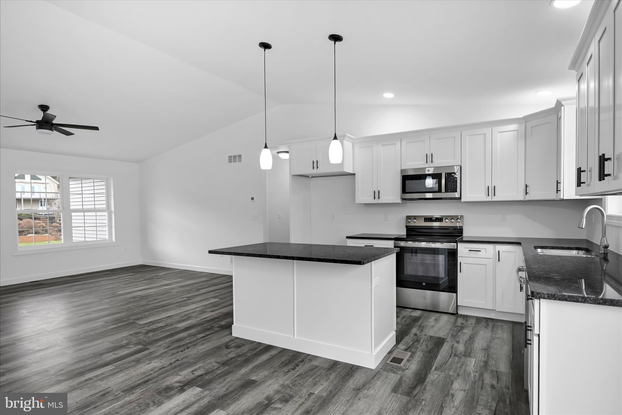 LAKE WYNONAH - Residential