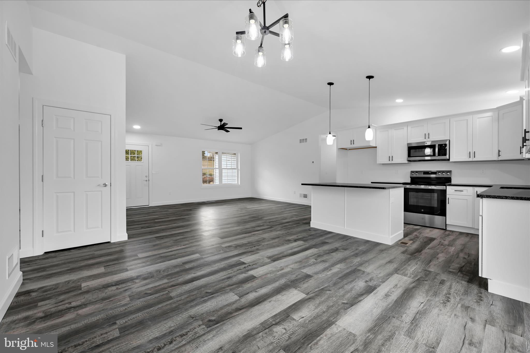 LAKE WYNONAH - Residential