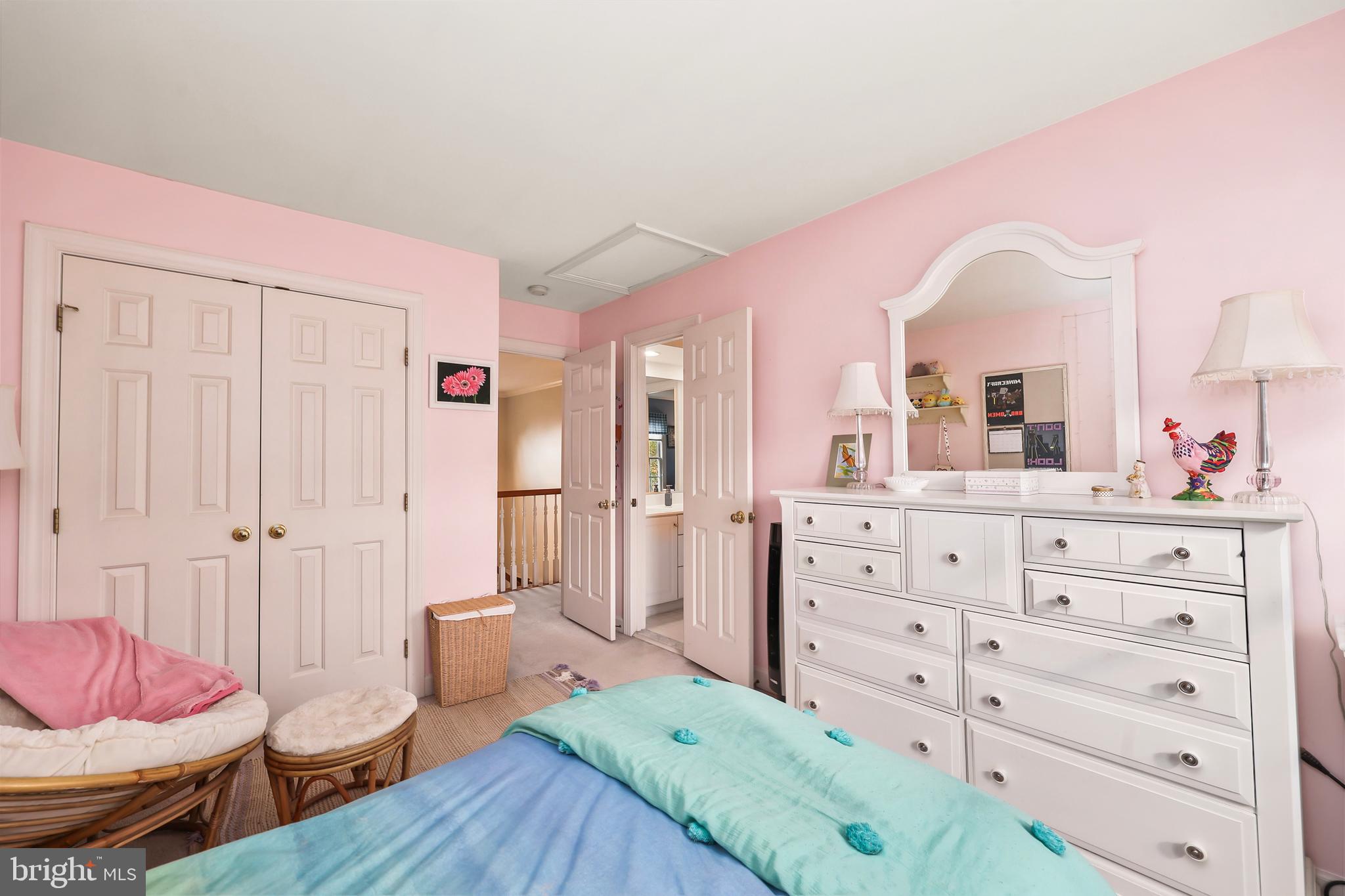 VIRGINIA OAKS - Residential