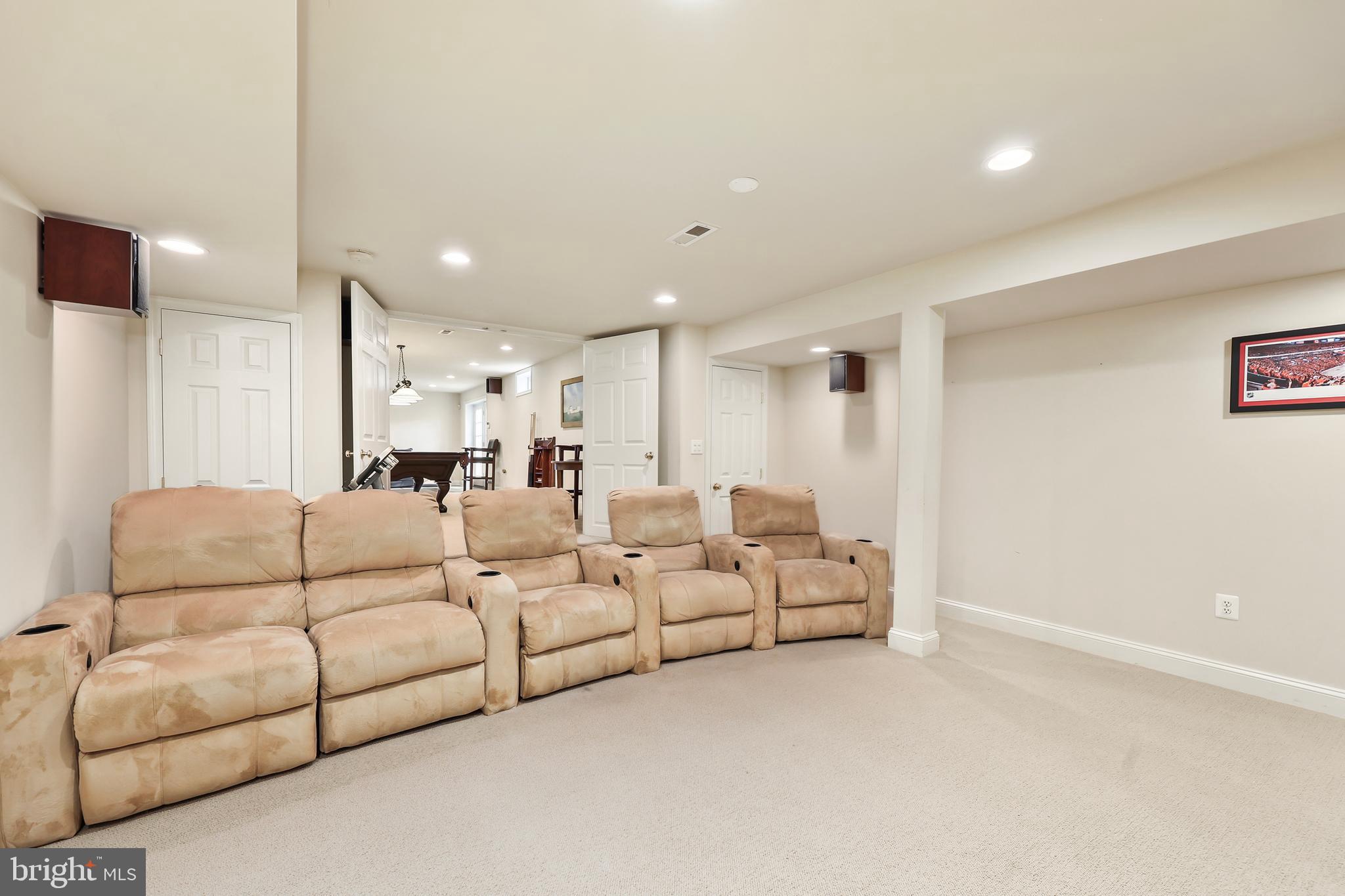 VIRGINIA OAKS - Residential