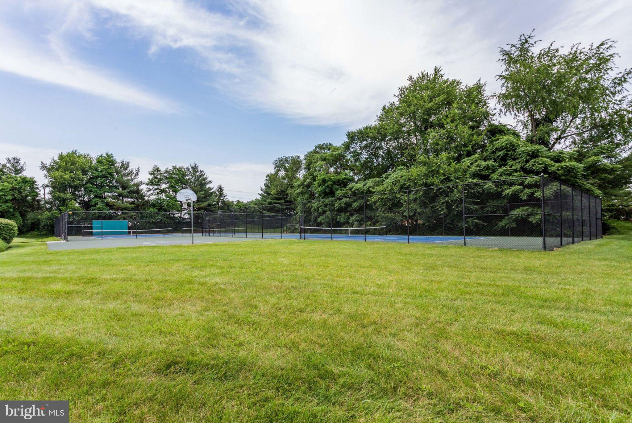 VIRGINIA OAKS - Residential