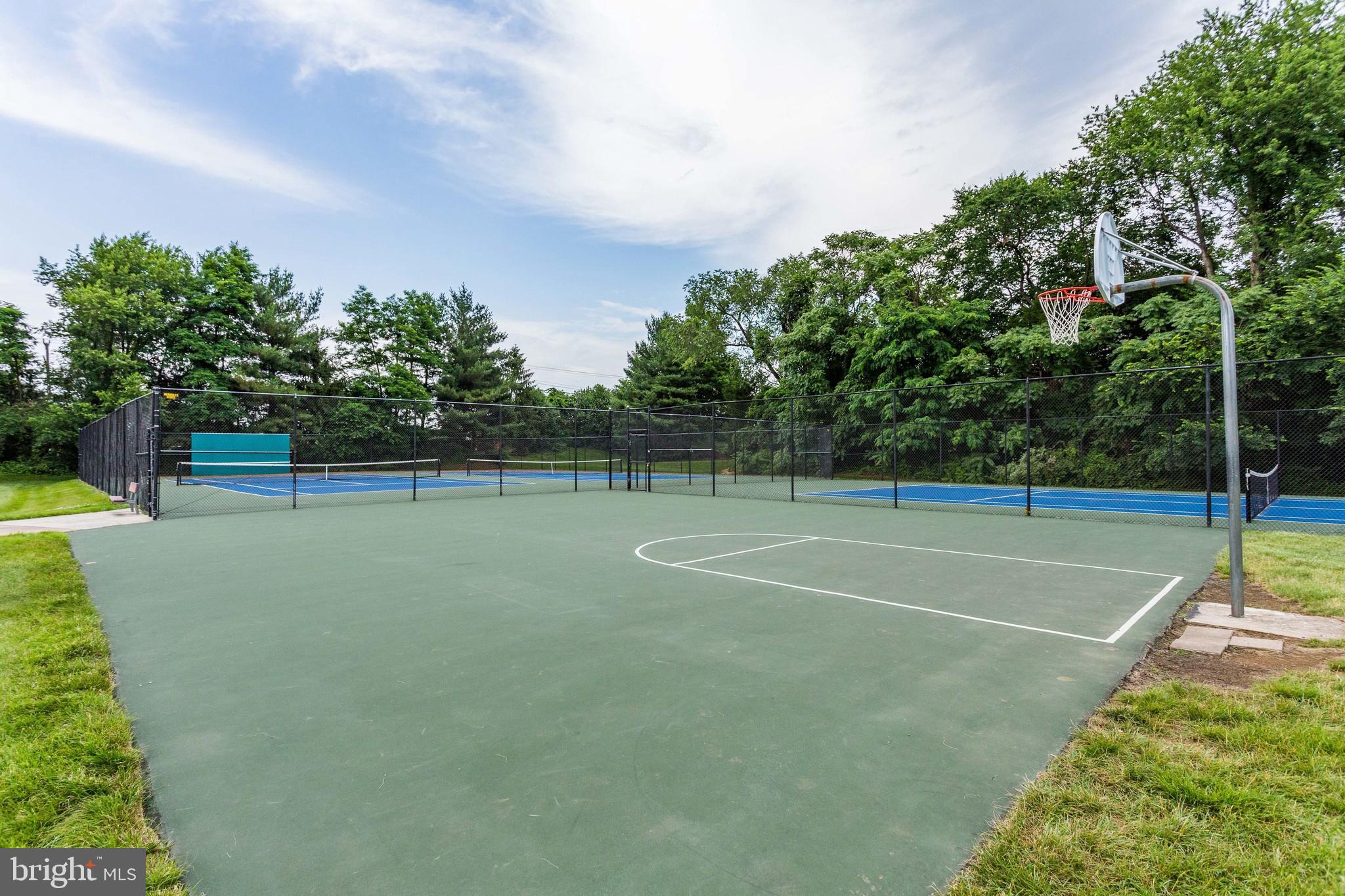 VIRGINIA OAKS - Residential