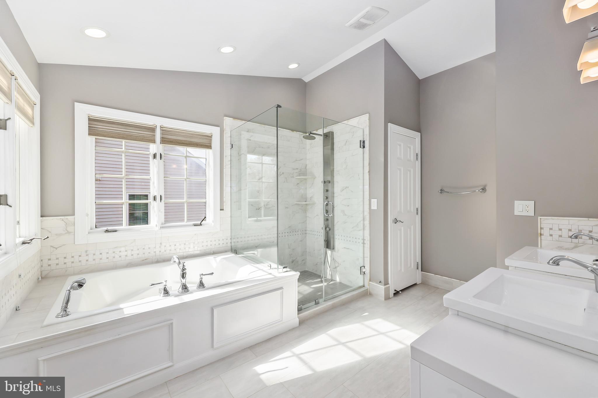 VIRGINIA OAKS - Residential