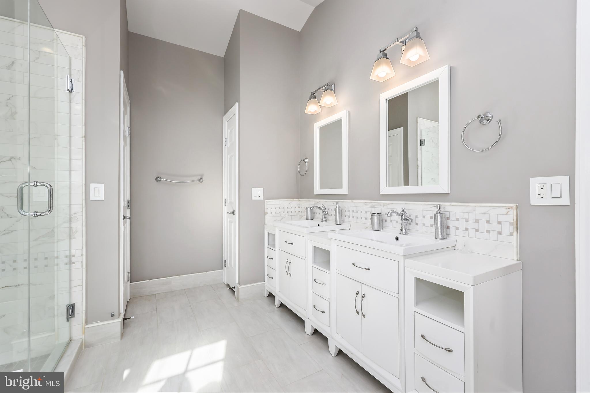 VIRGINIA OAKS - Residential