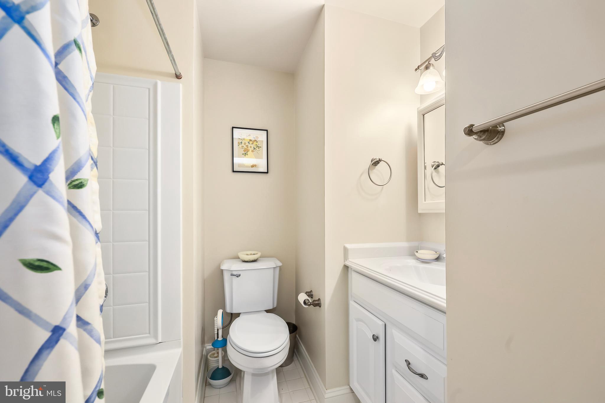 VIRGINIA OAKS - Residential