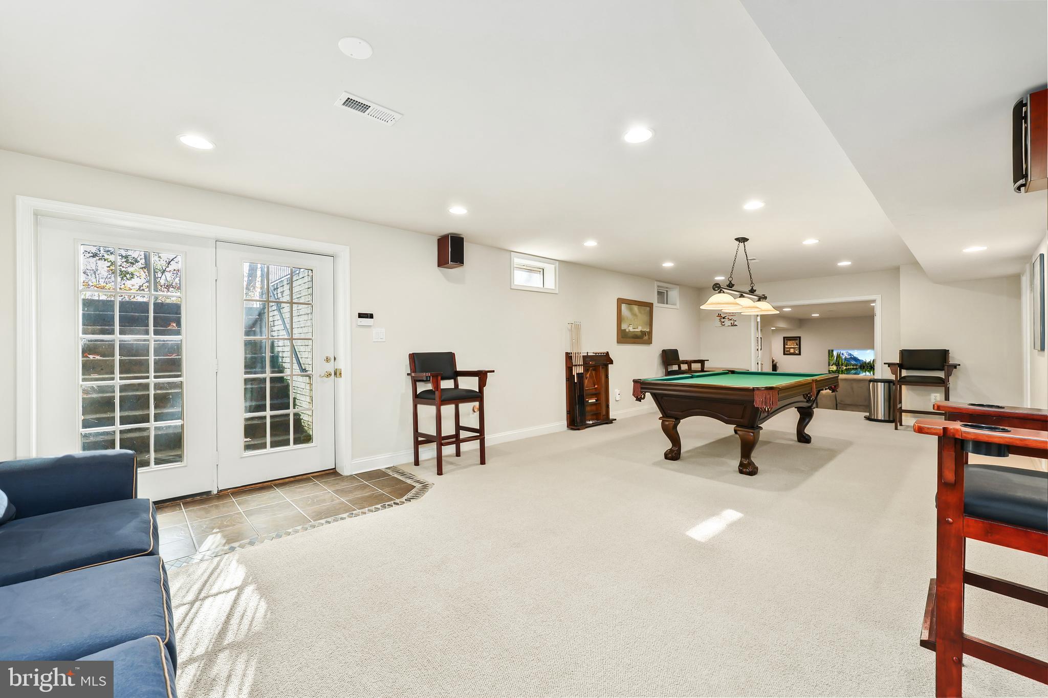 VIRGINIA OAKS - Residential