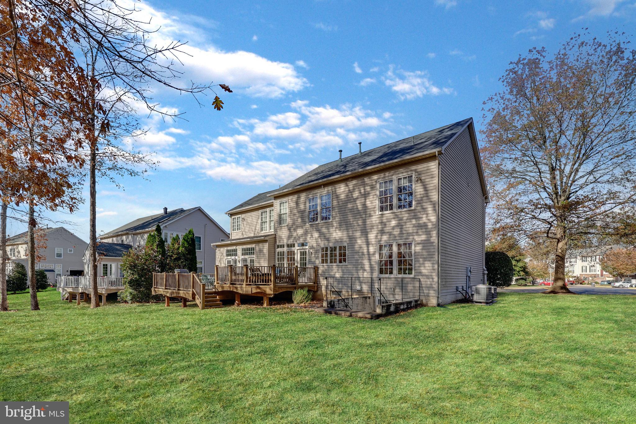 VIRGINIA OAKS - Residential