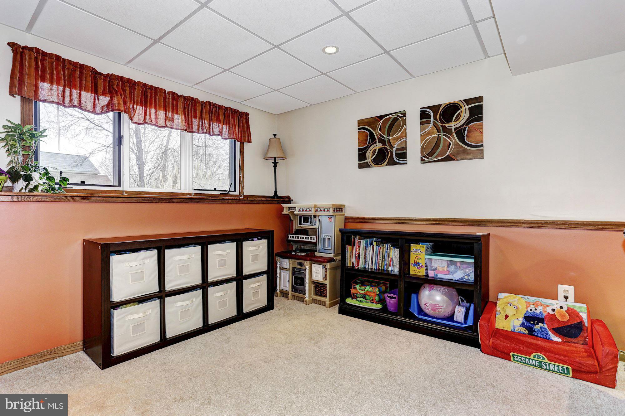 MAYFIELD MANOR - Residential