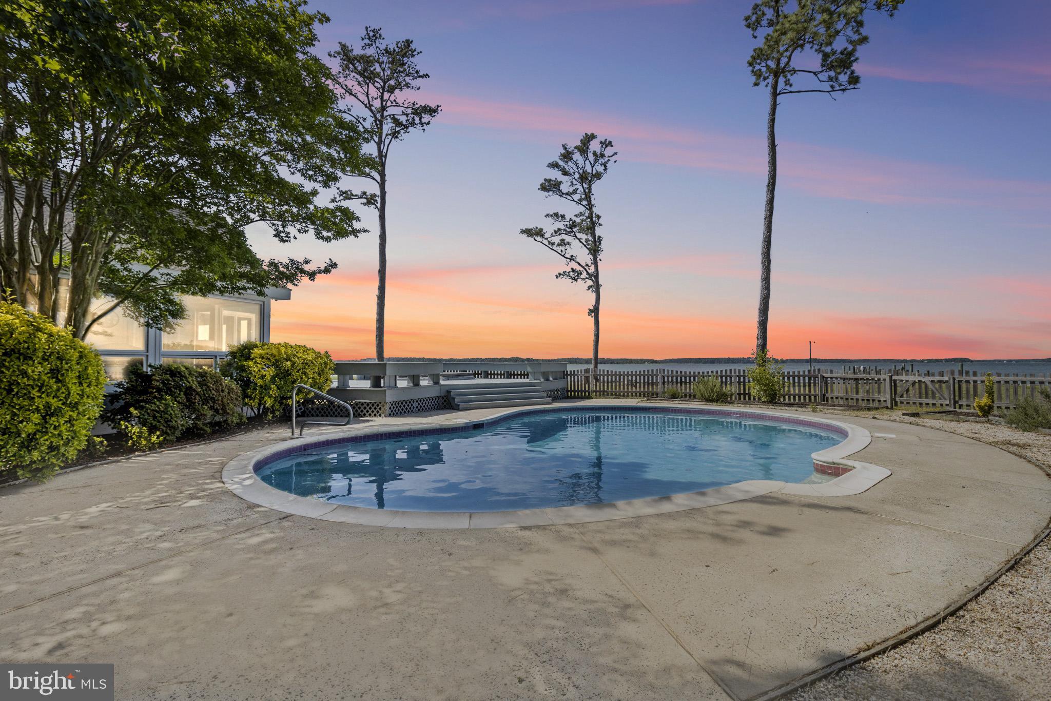 MCKEIL POINTE - Residential