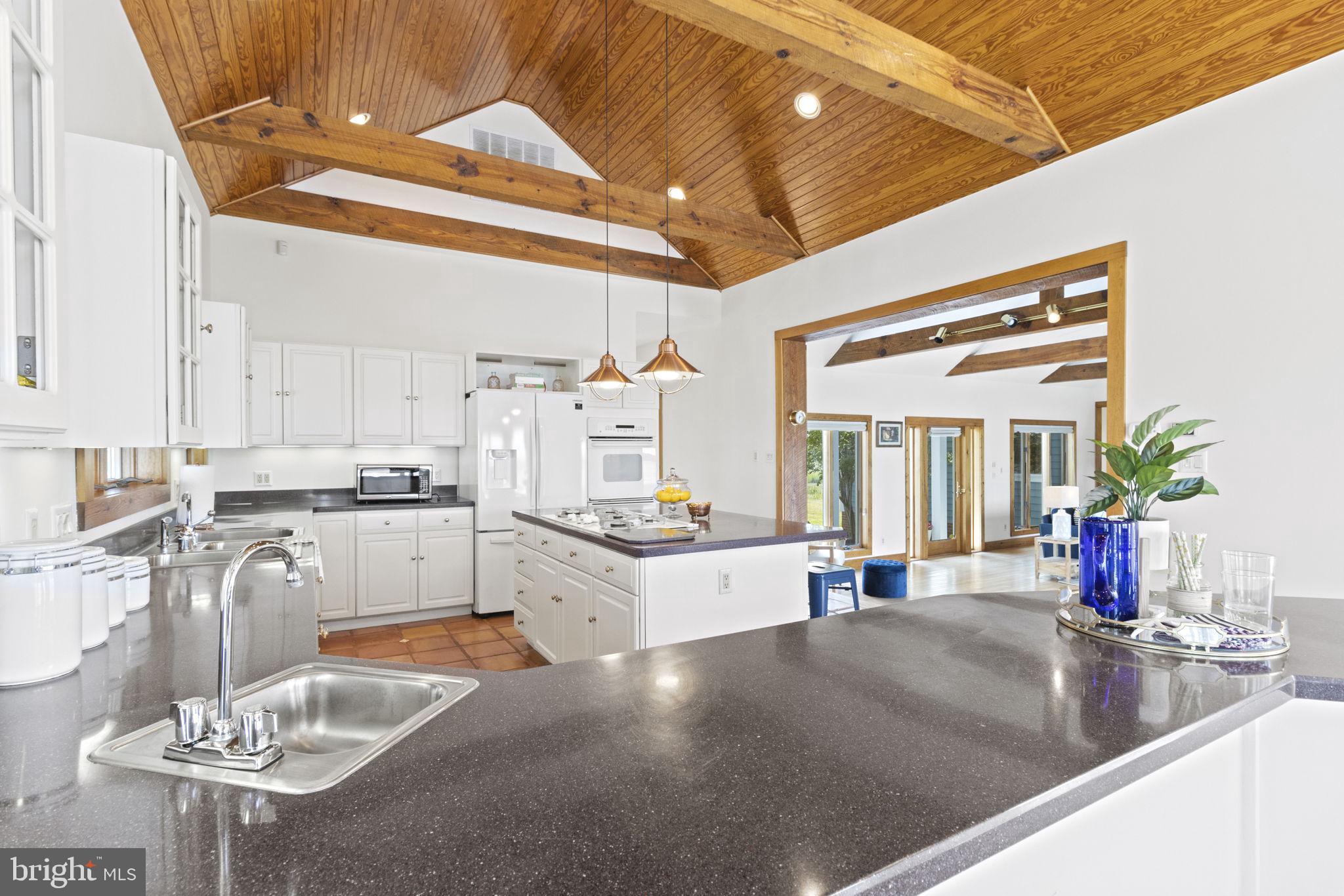 MCKEIL POINTE - Residential