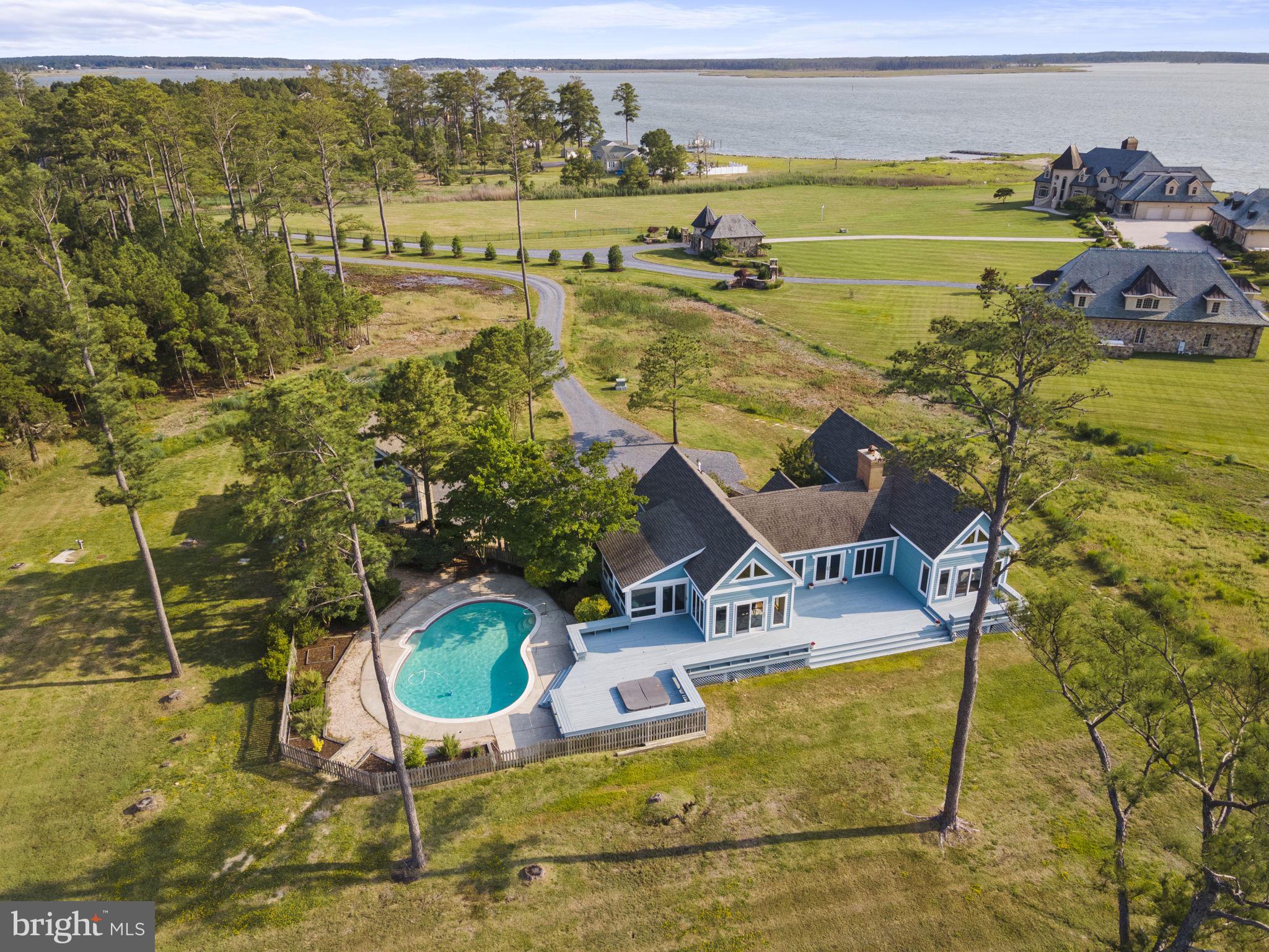 MCKEIL POINTE - Residential