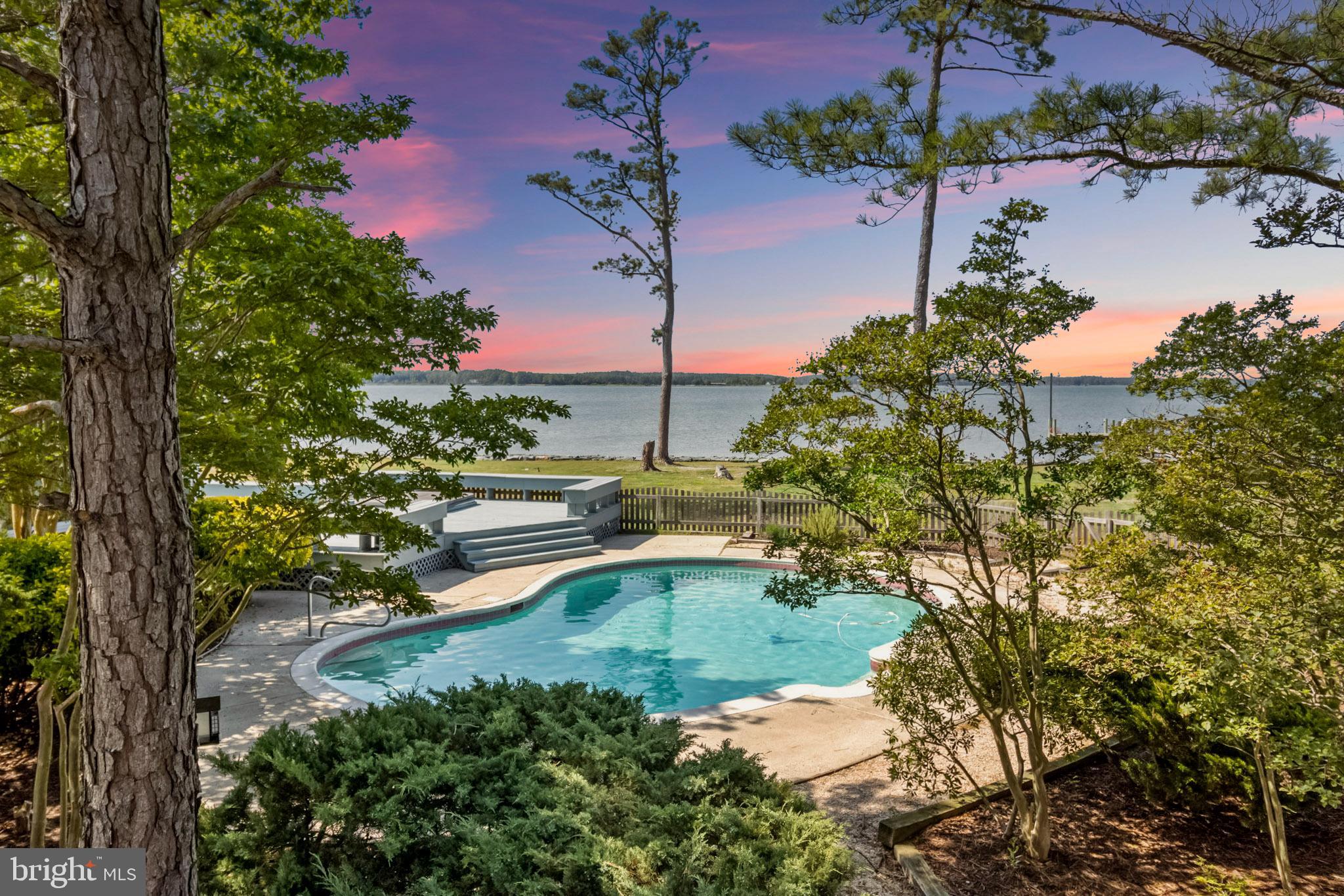 MCKEIL POINTE - Residential