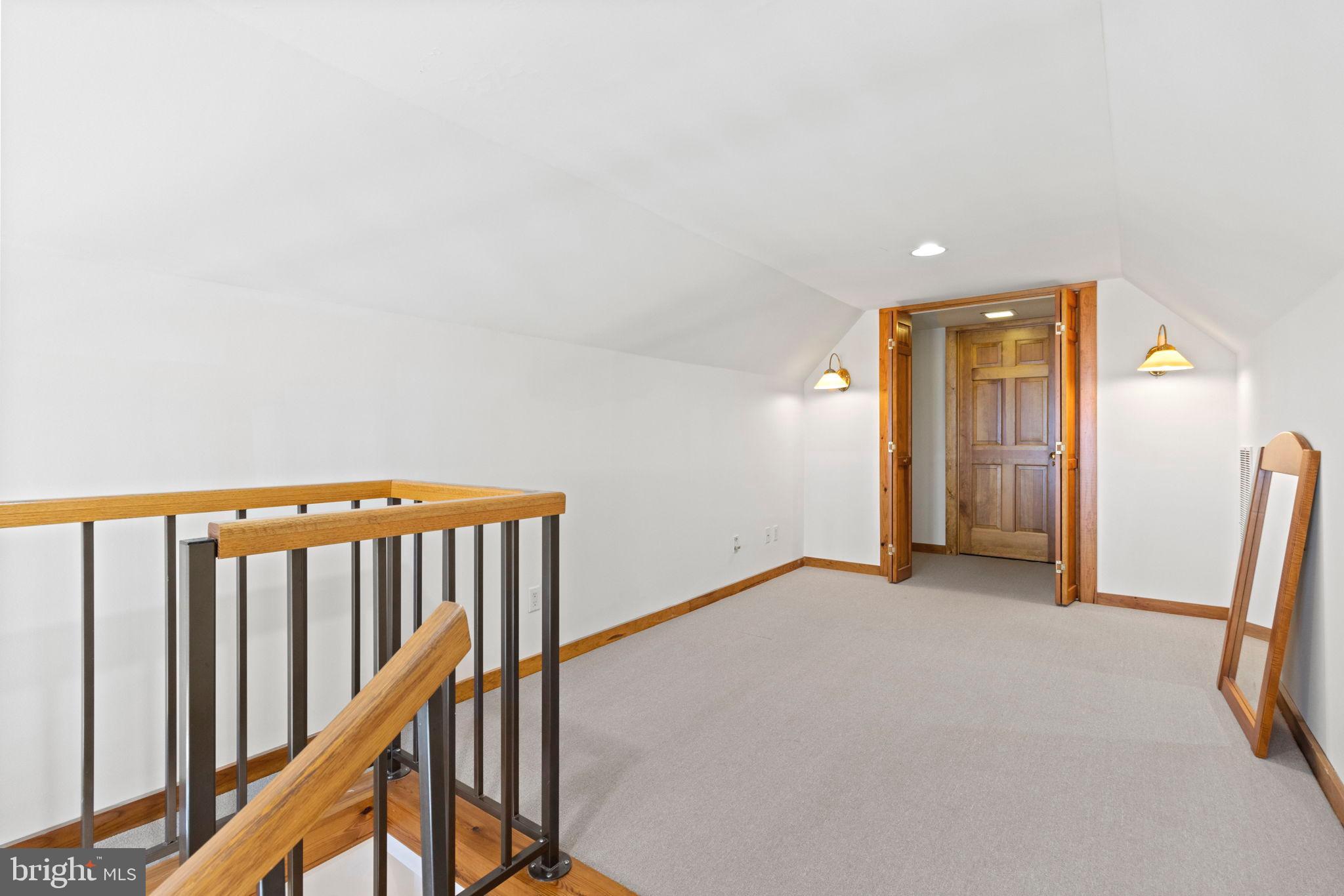 MCKEIL POINTE - Residential