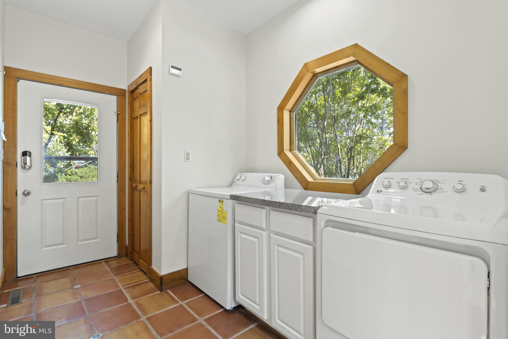 MCKEIL POINTE - Residential