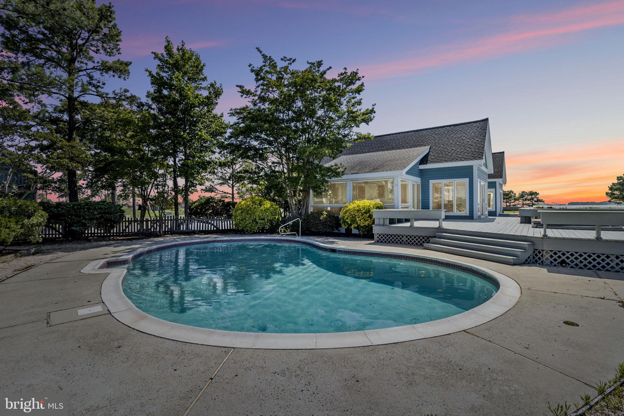 MCKEIL POINTE - Residential