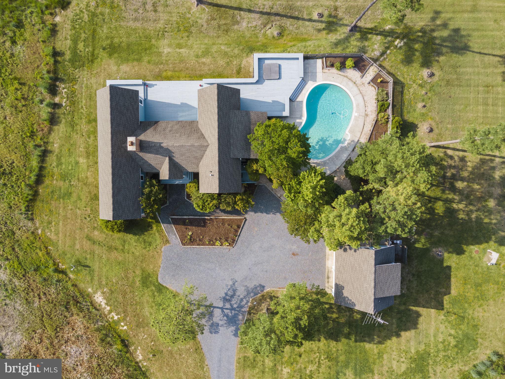 MCKEIL POINTE - Residential