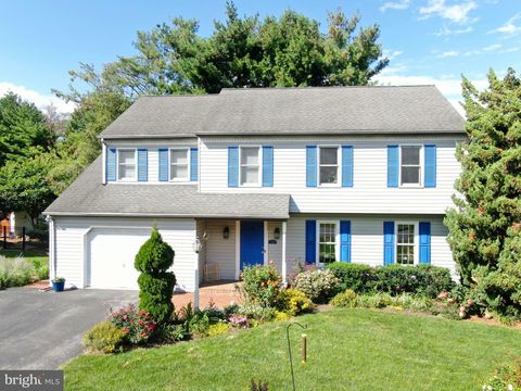 Photo of 30 Charles Place, BROWNSTOWN, PA 17508 (MLS # PALA2075696)