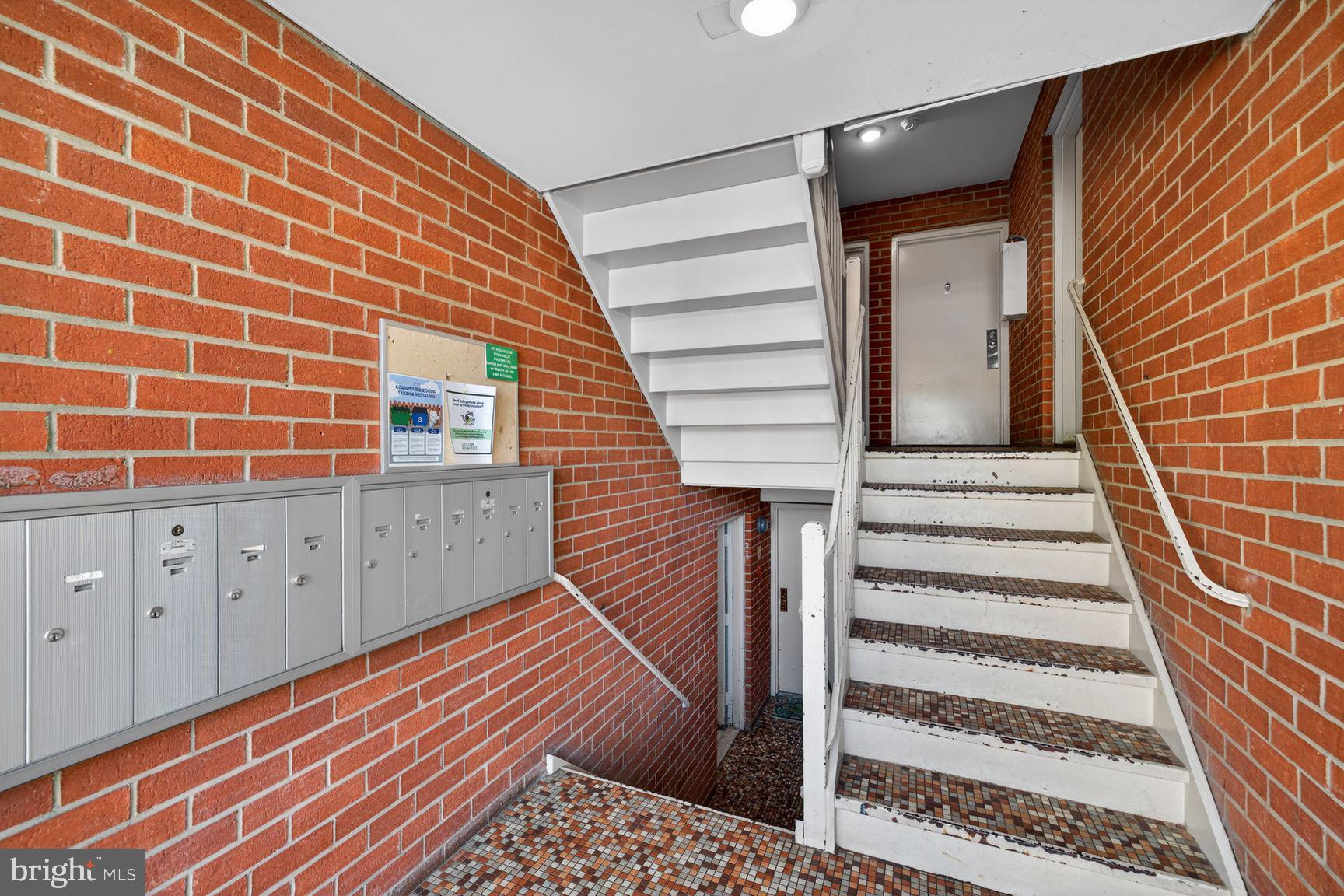 COUNTRY CLUB GREEN - Residential