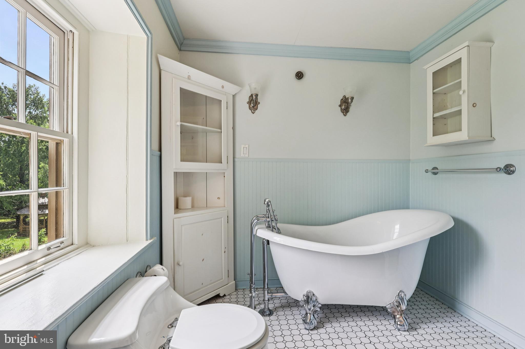 PEBBLE HILL - Residential