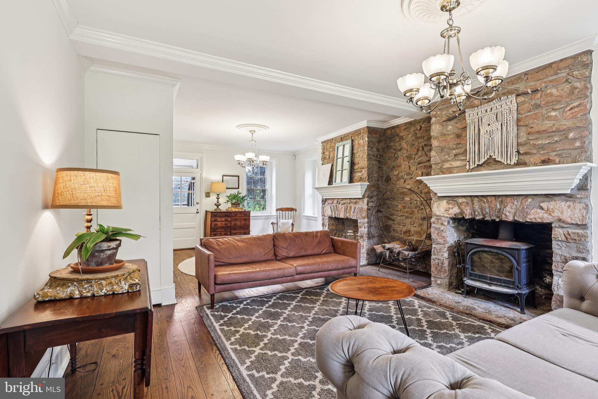 PEBBLE HILL - Residential