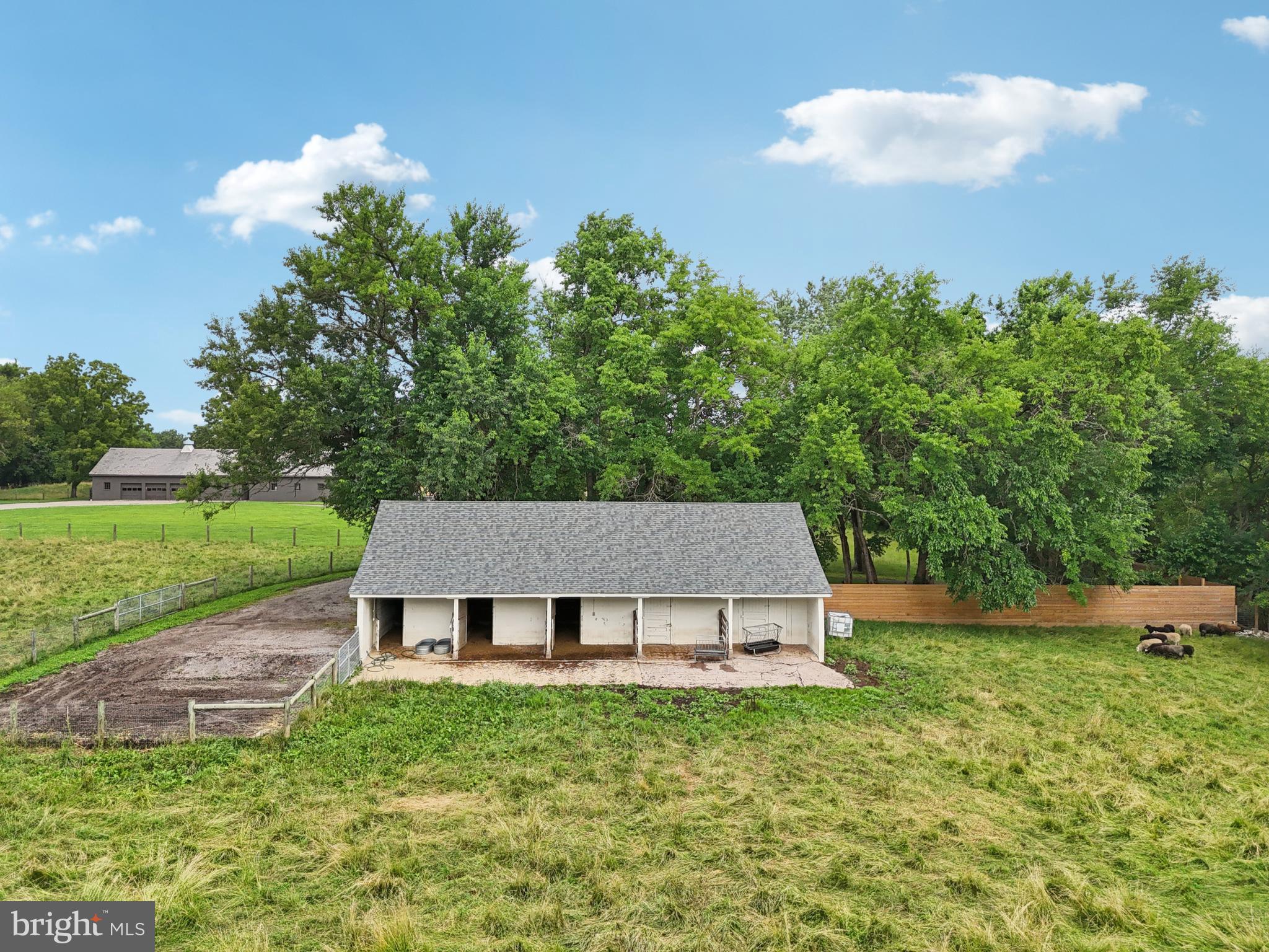 PEBBLE HILL - Residential