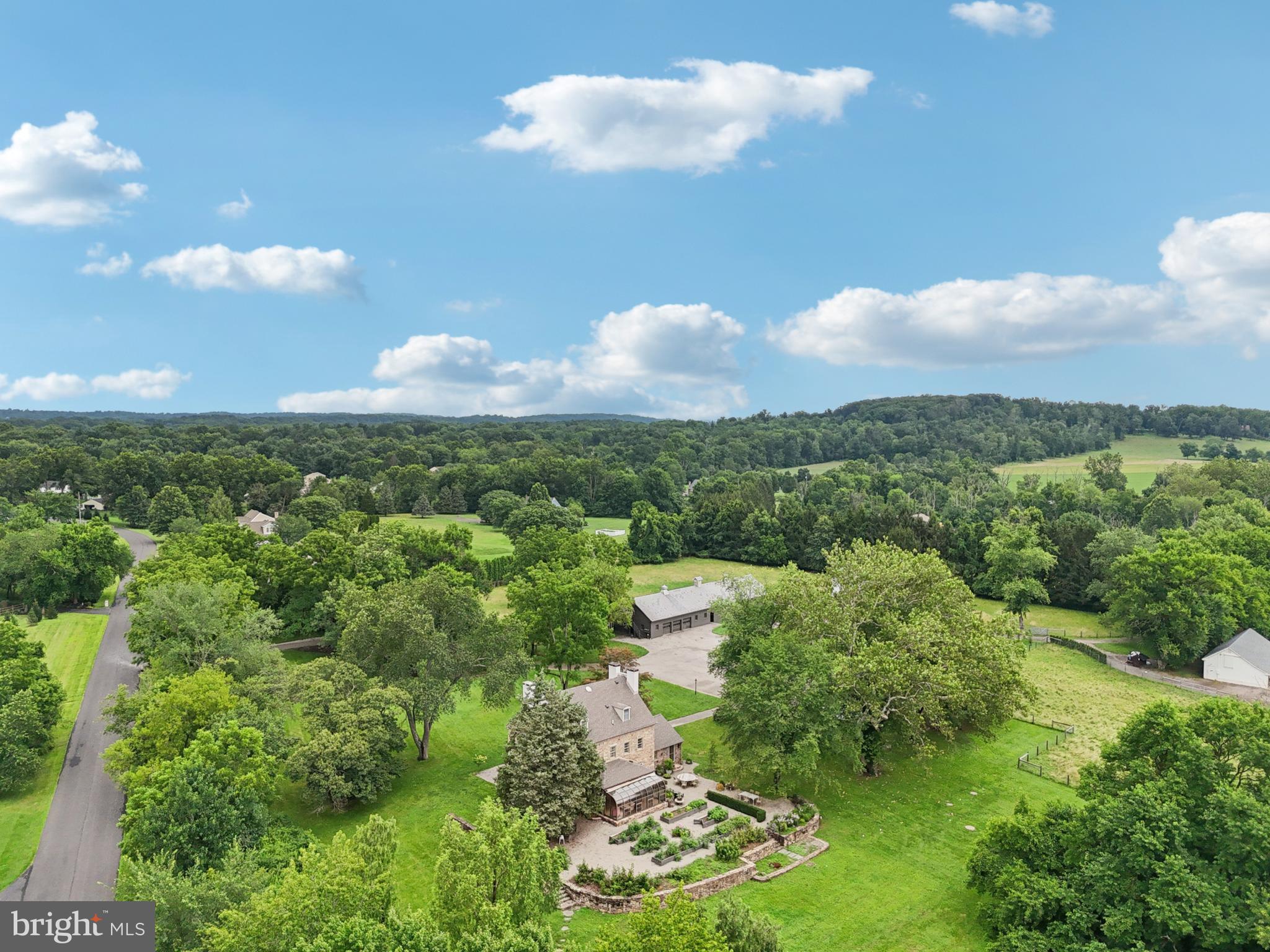PEBBLE HILL - Residential