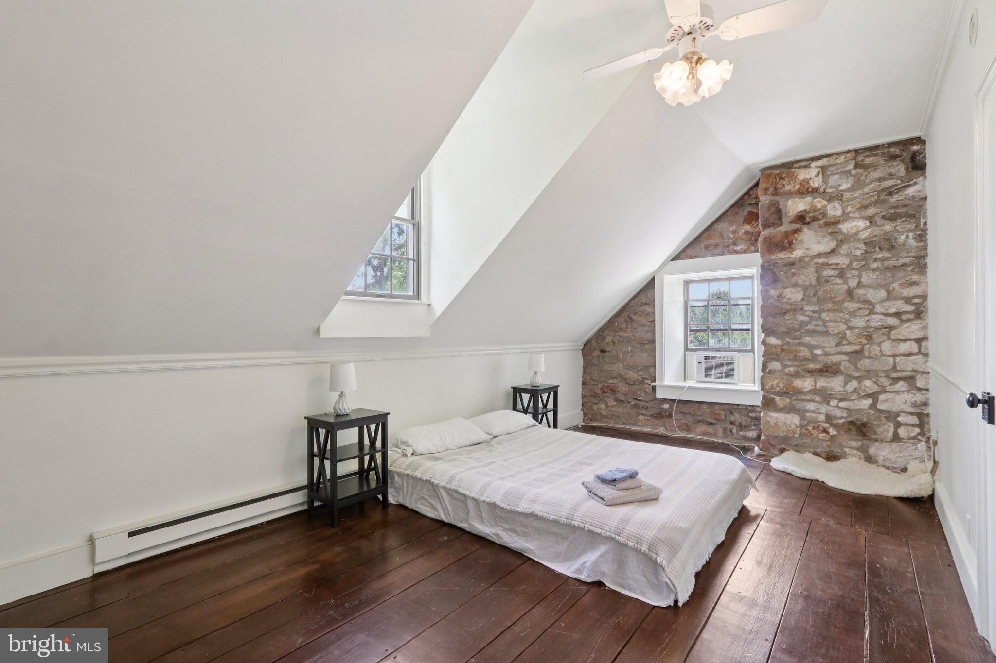 PEBBLE HILL - Residential