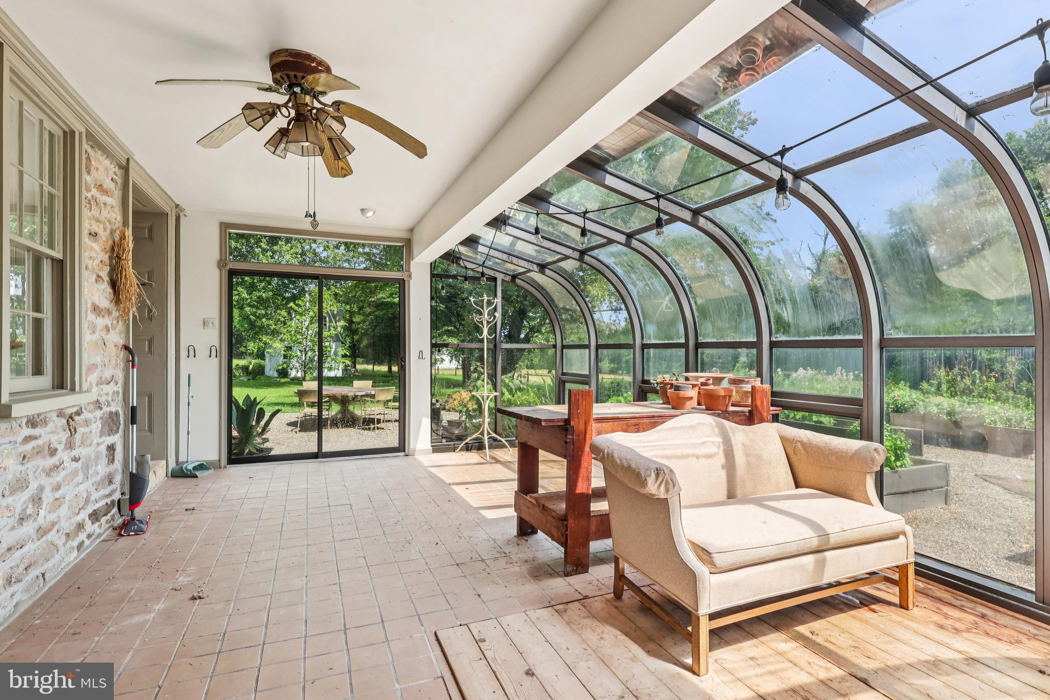 PEBBLE HILL - Residential