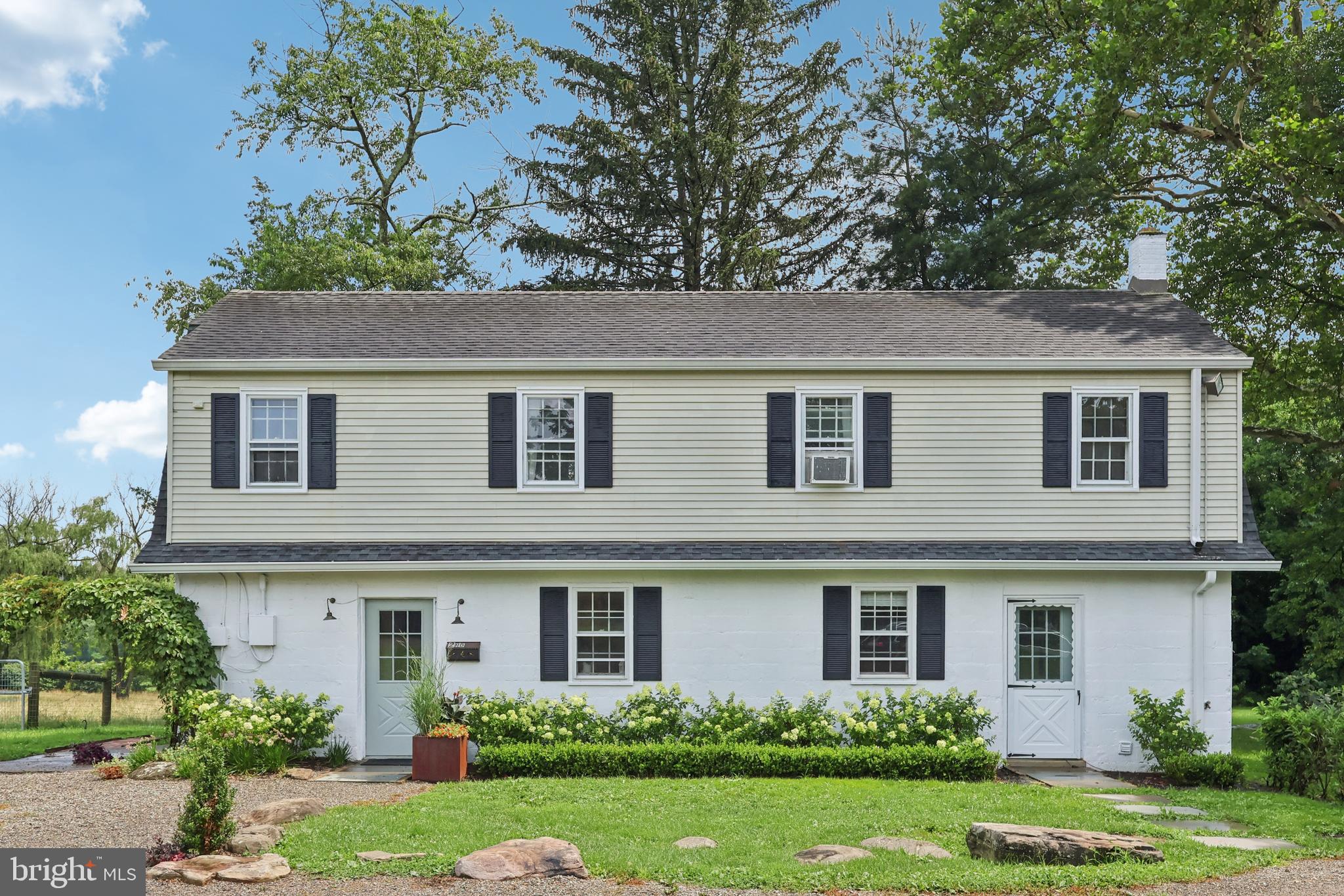 PEBBLE HILL - Residential