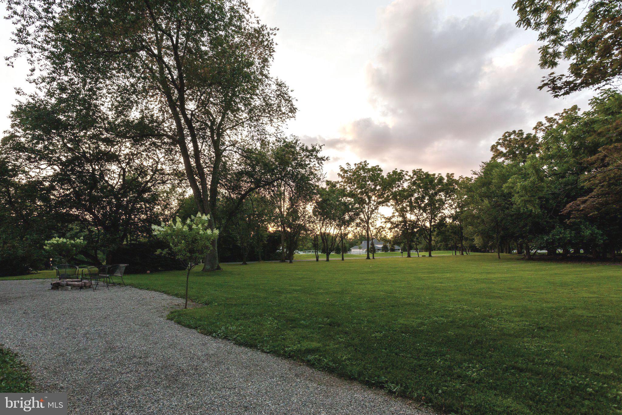 PEBBLE HILL - Residential