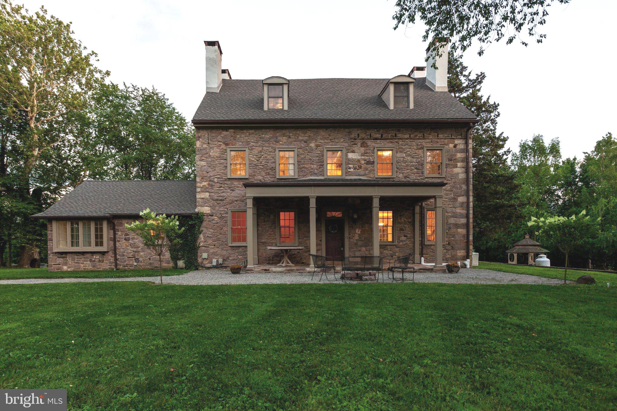 PEBBLE HILL - Residential