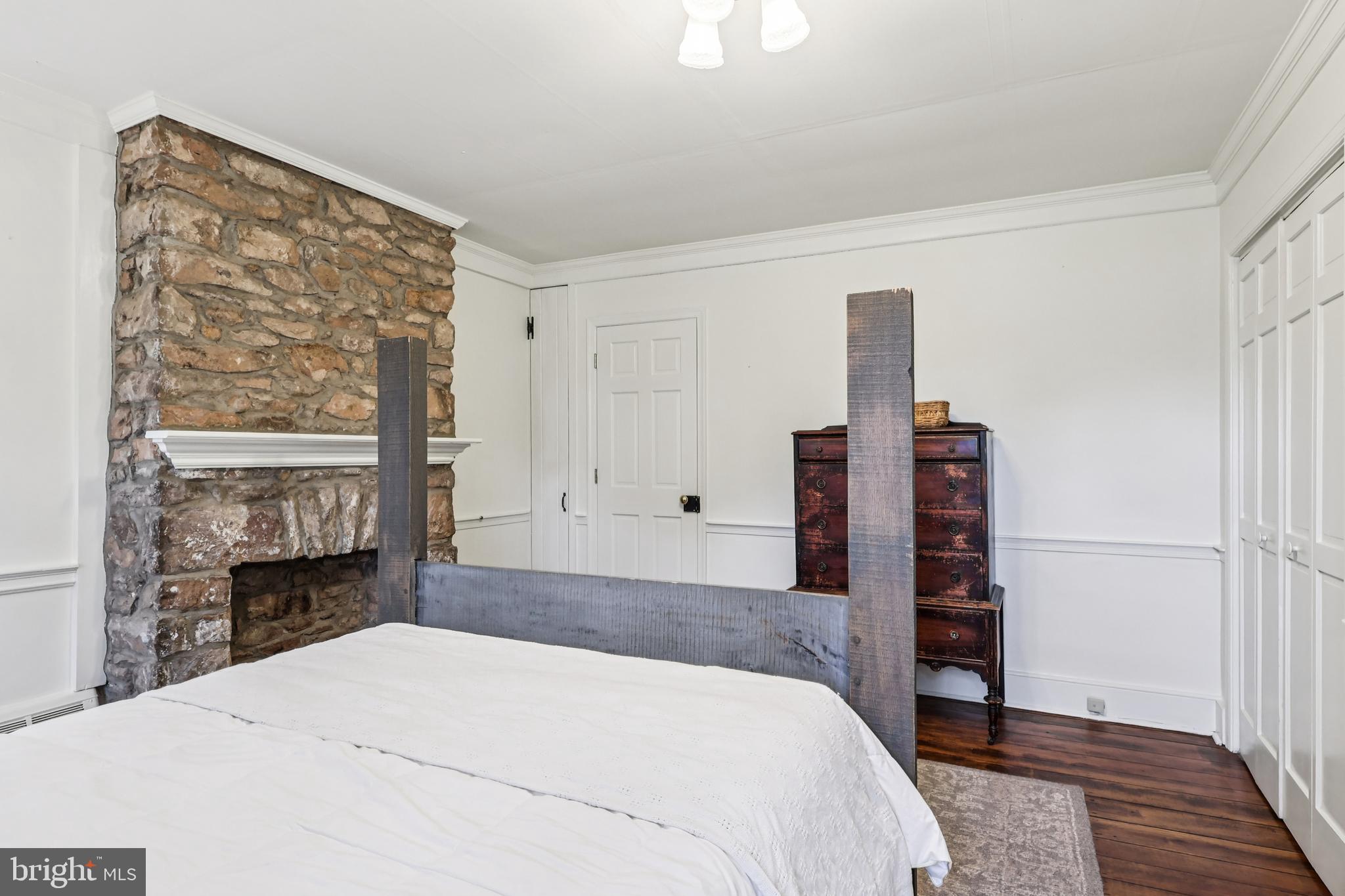 PEBBLE HILL - Residential