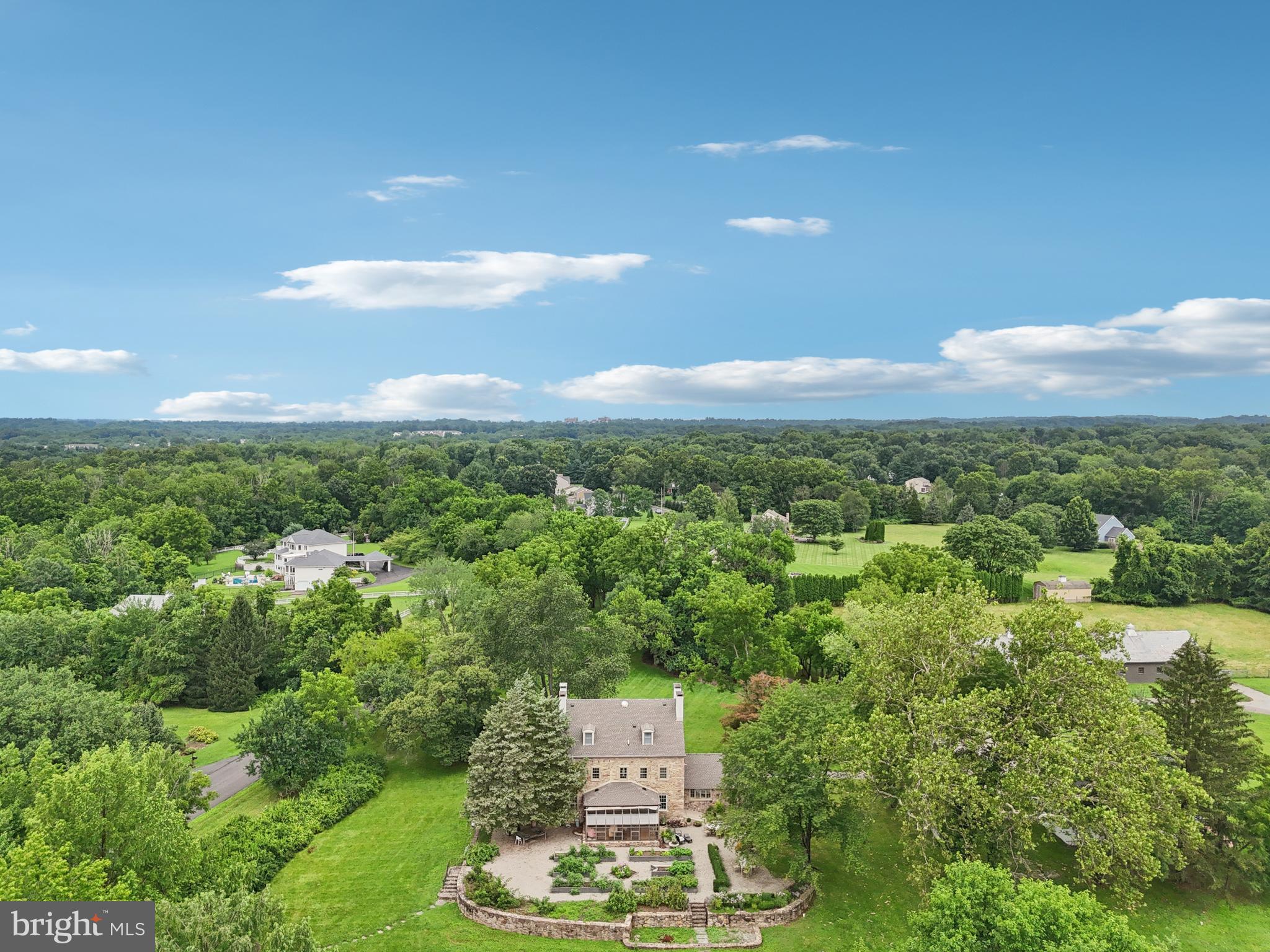 PEBBLE HILL - Residential