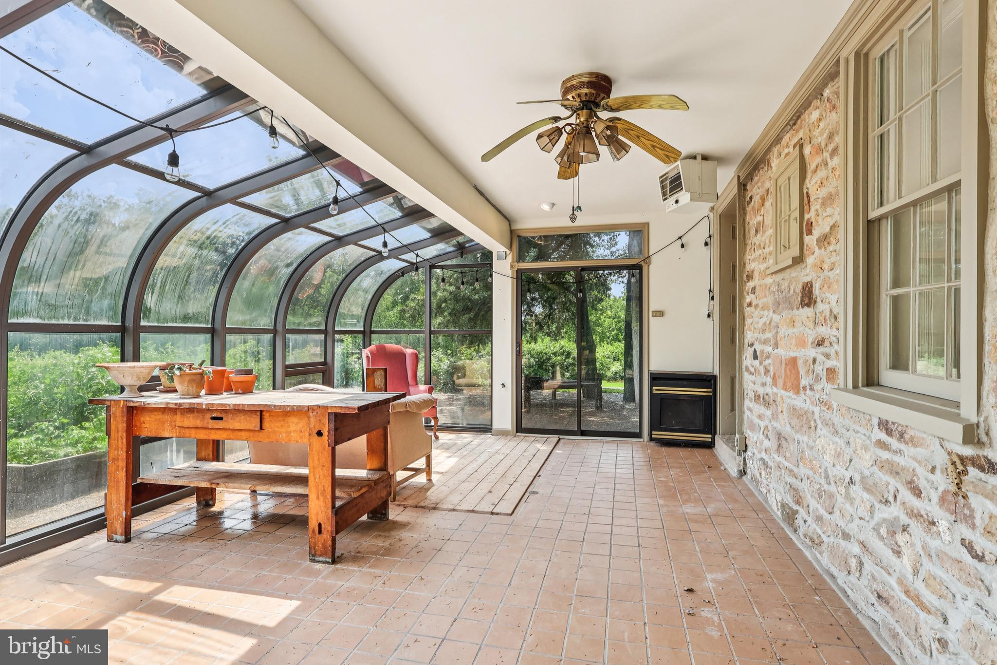 PEBBLE HILL - Residential