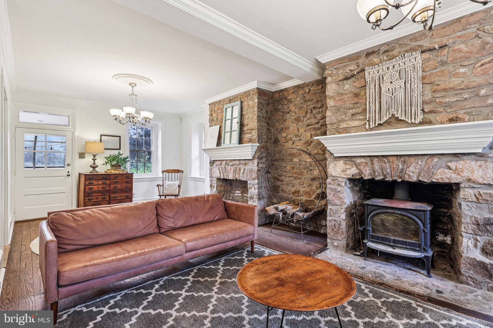 PEBBLE HILL - Residential