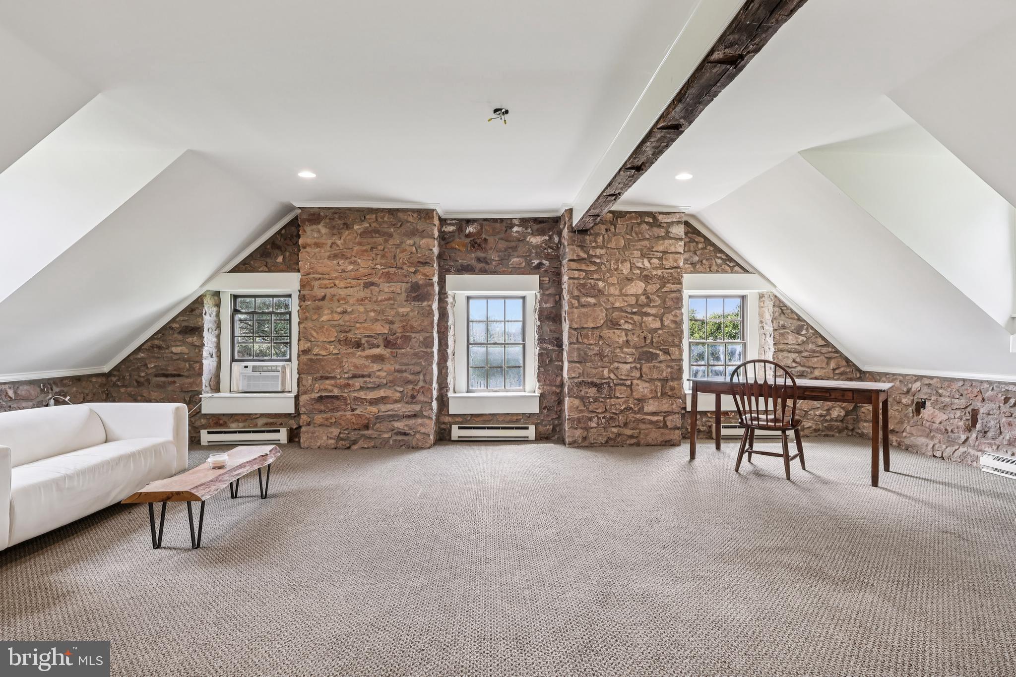 PEBBLE HILL - Residential