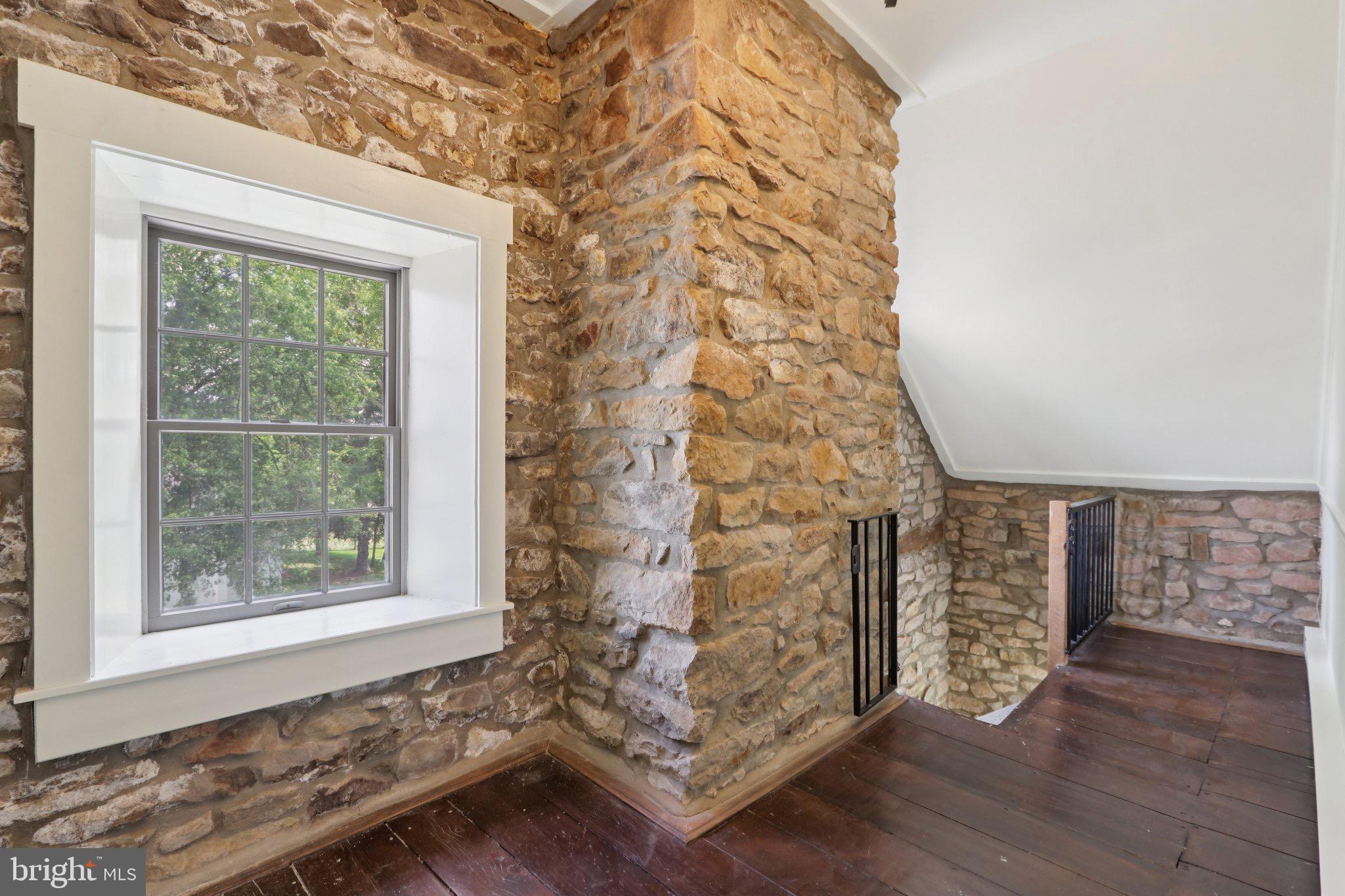 PEBBLE HILL - Residential