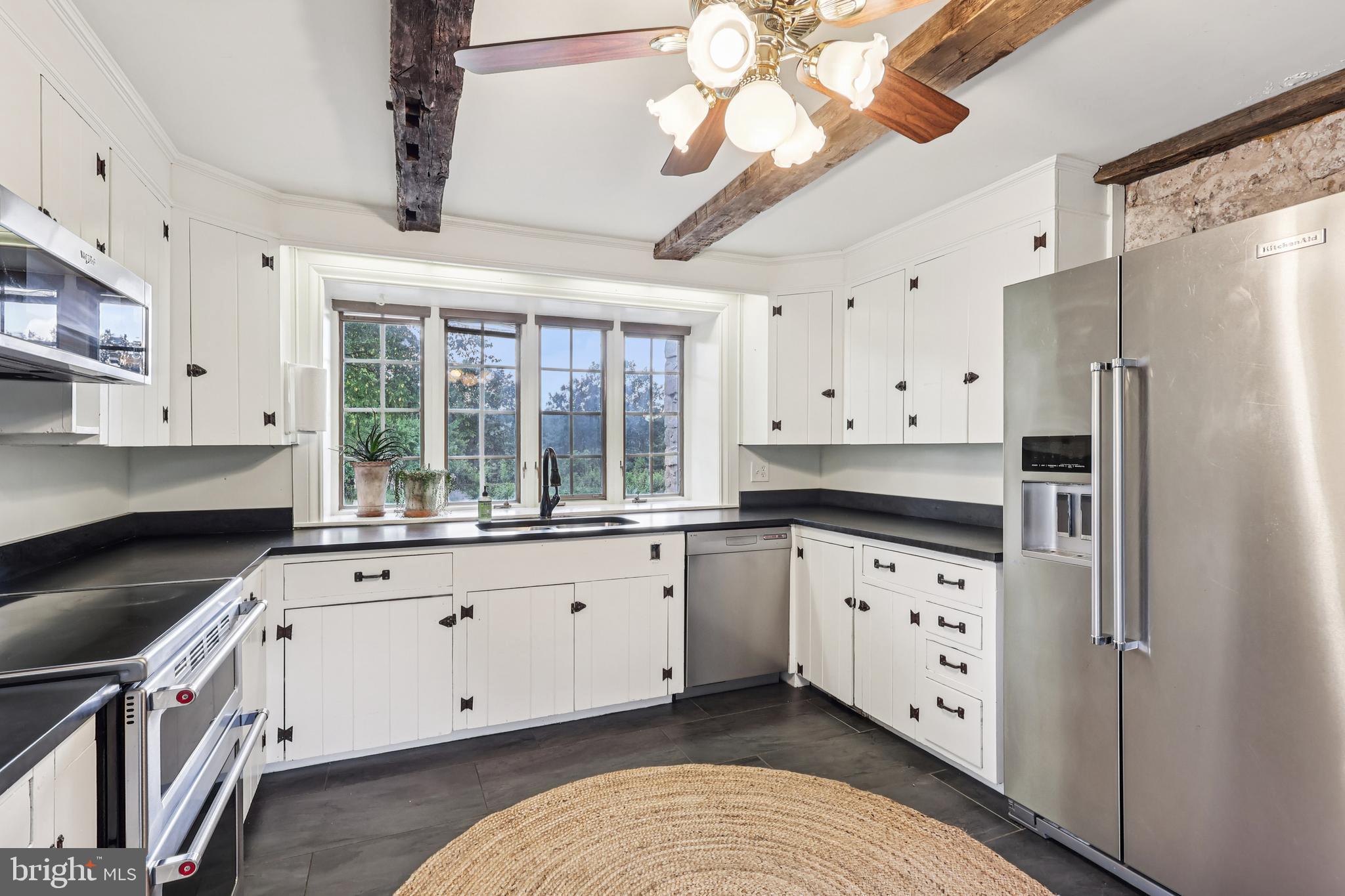 PEBBLE HILL - Residential