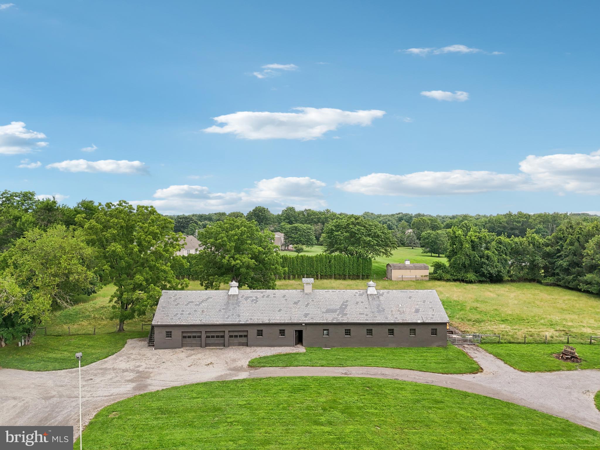 PEBBLE HILL - Residential