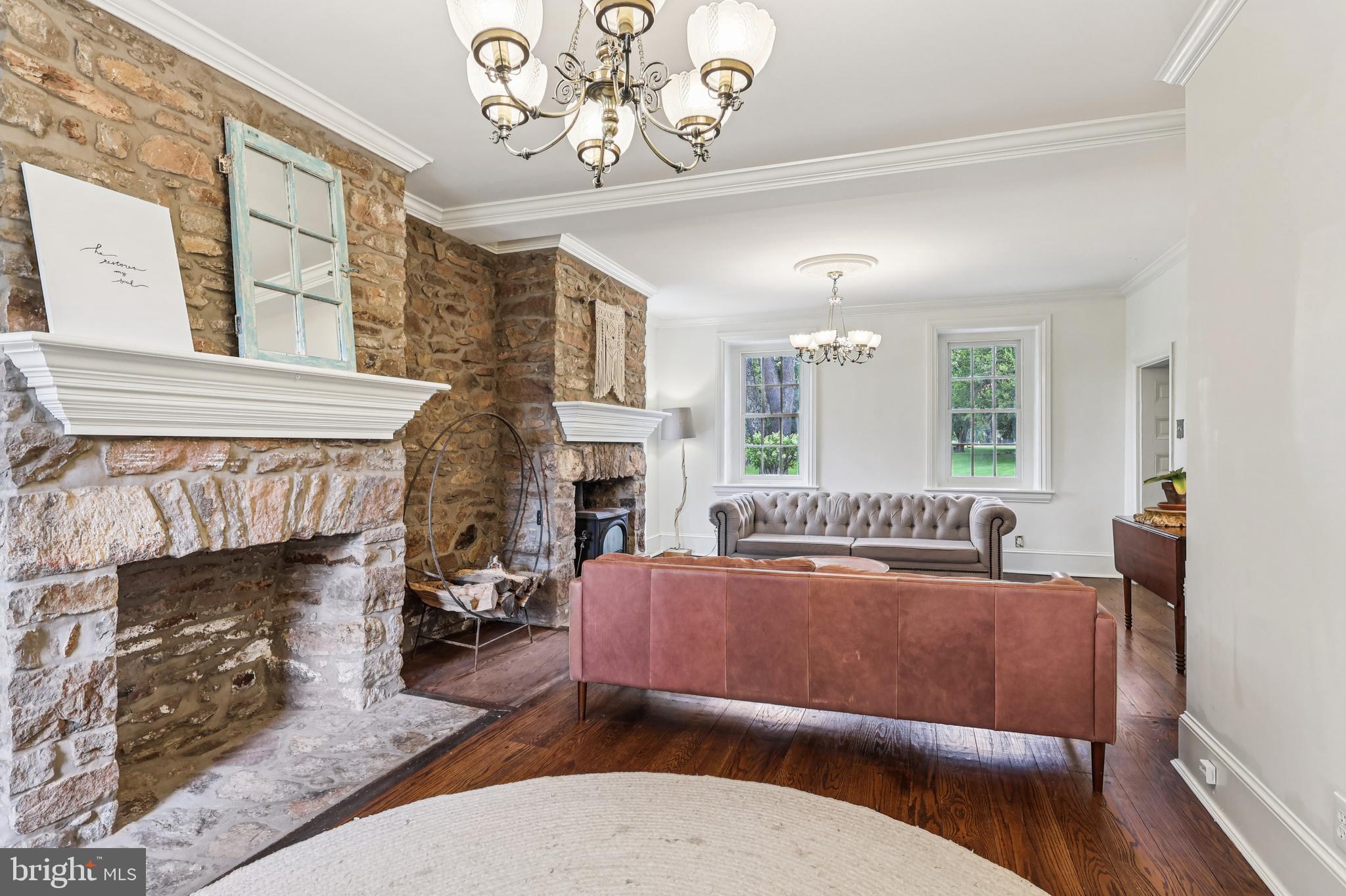 PEBBLE HILL - Residential