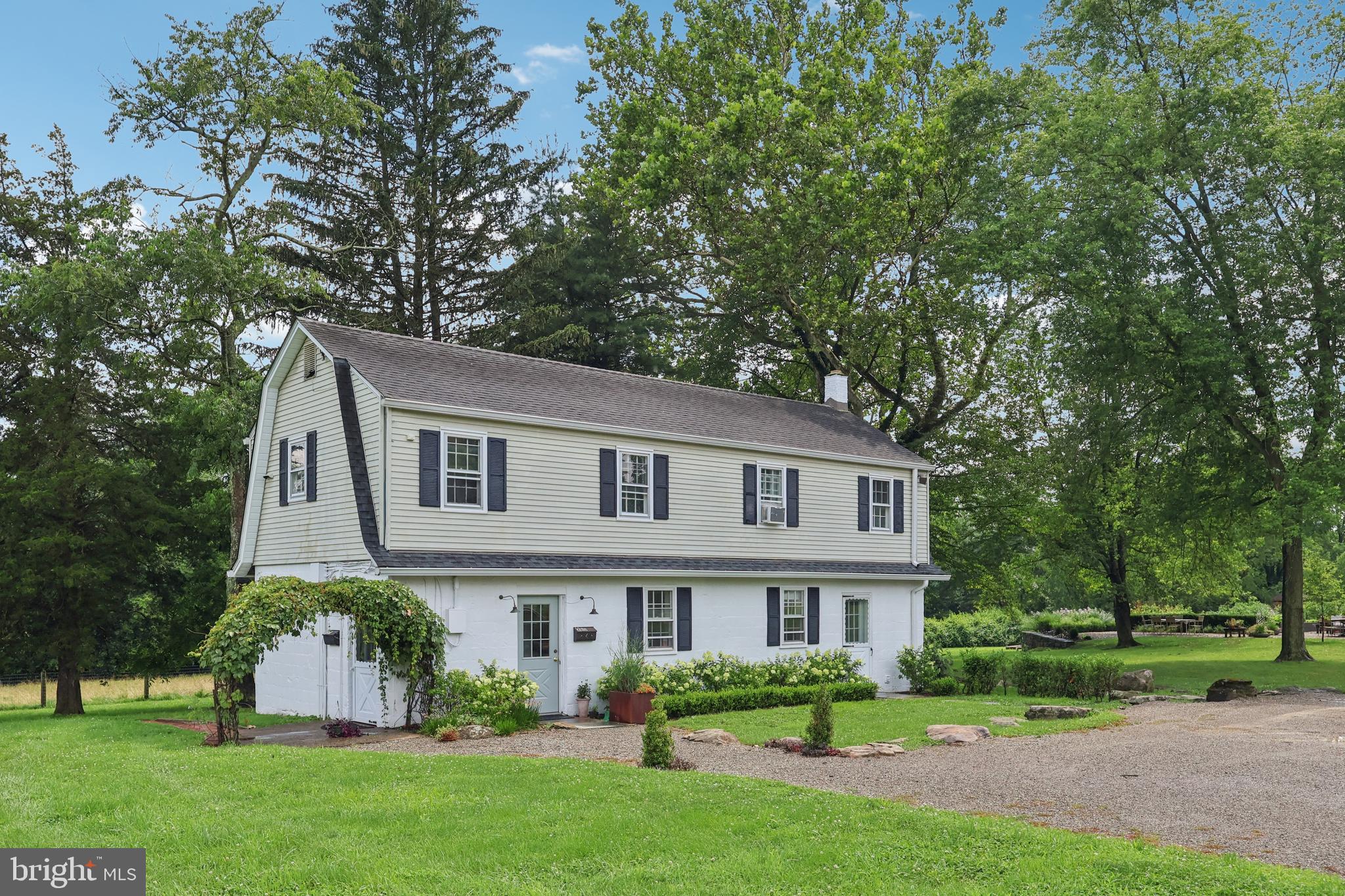 PEBBLE HILL - Residential