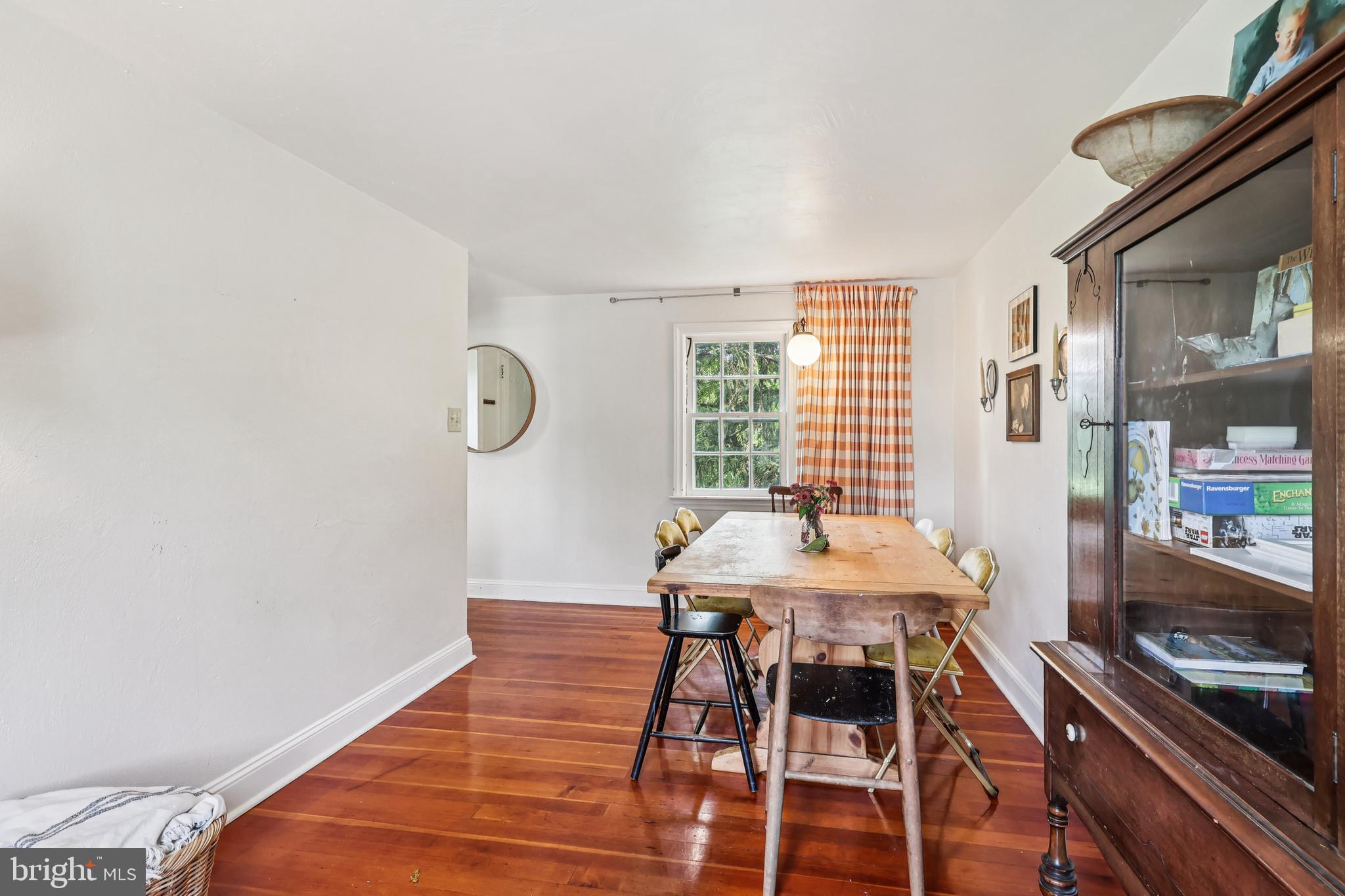 PEBBLE HILL - Residential