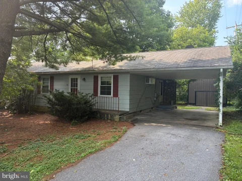 7628 Martinsburg Pike, Shepherdstown, WV 25443 - #: WVJF2025646