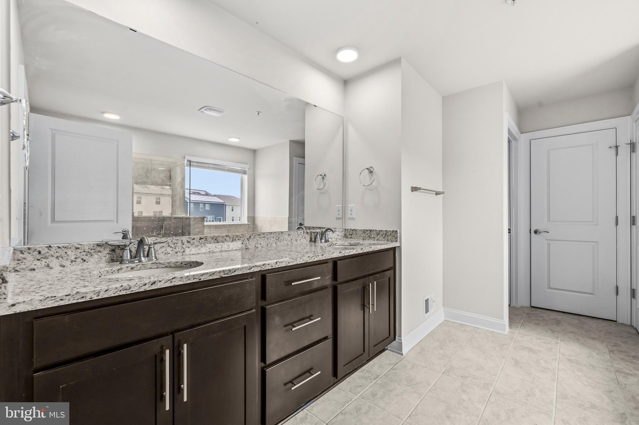 TWO RIVERS - Residential