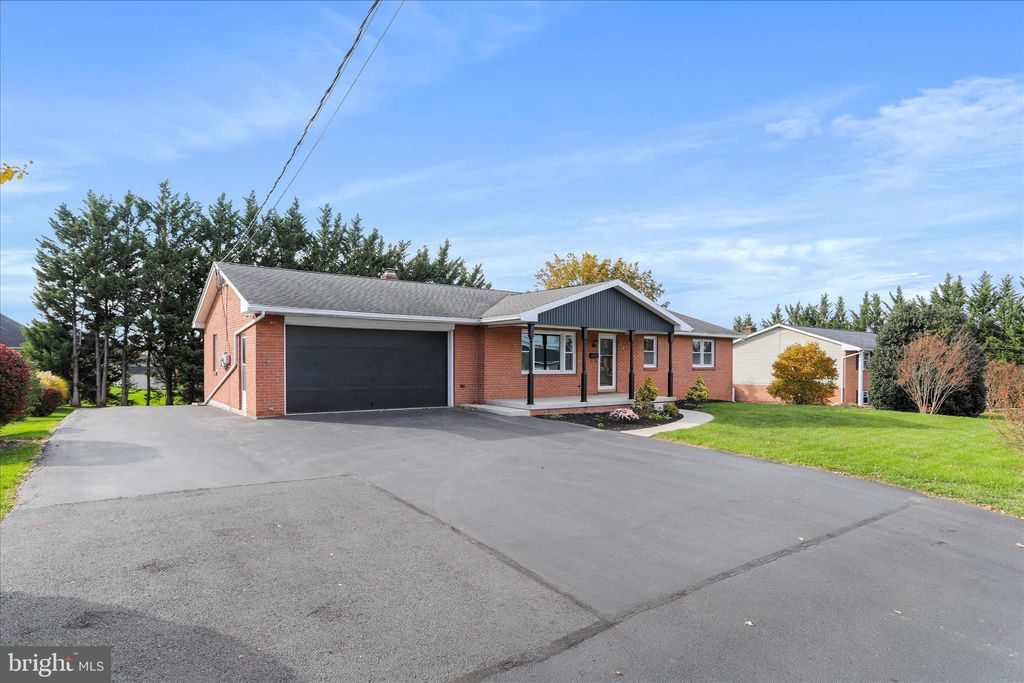 Photo of 140 Williamson Avenue Avenue, GREENCASTLE, PA 17225 (MLS # PAFL2030952)