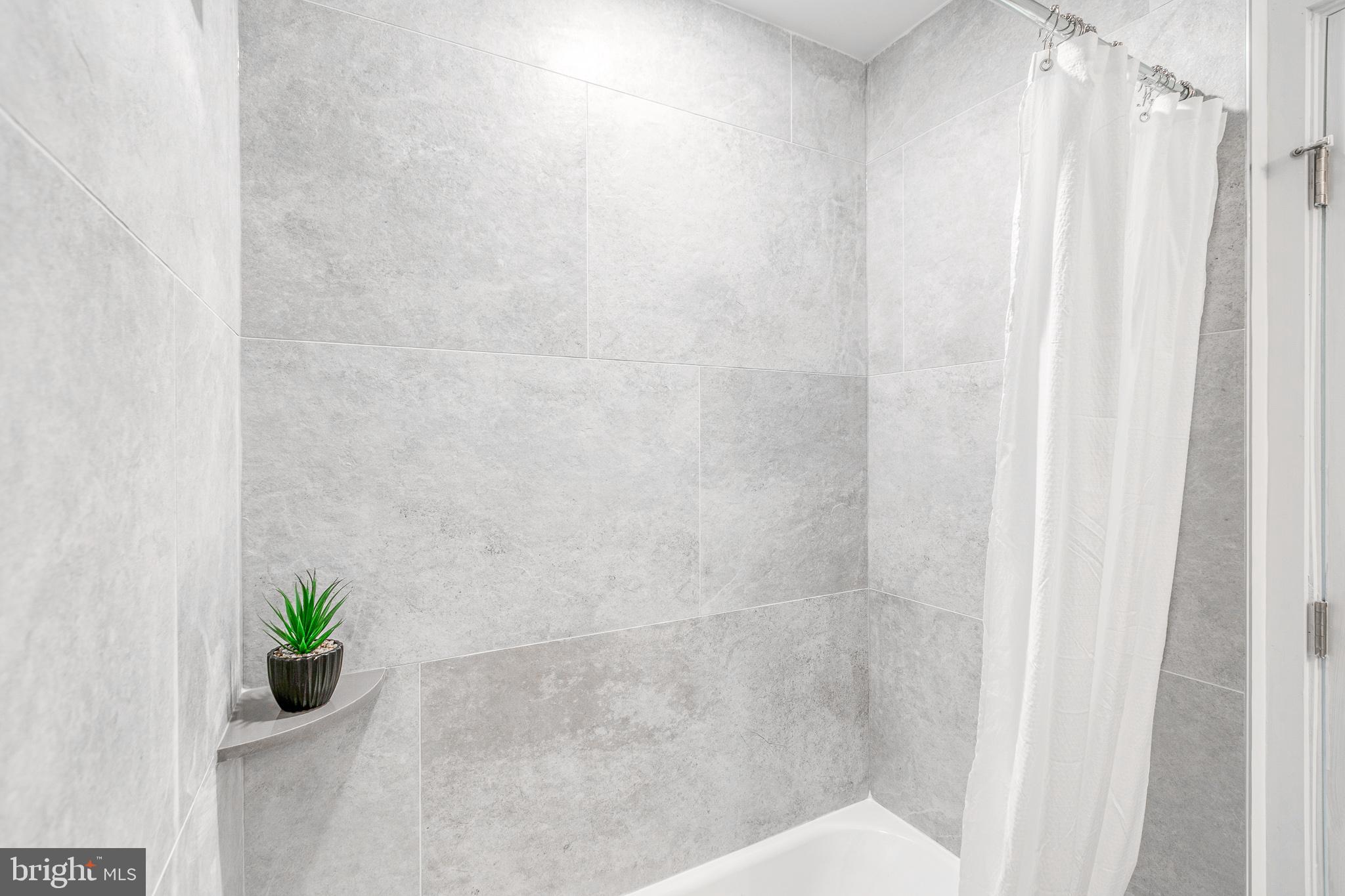 GRADUATE HOSPITAL - Residential Lease